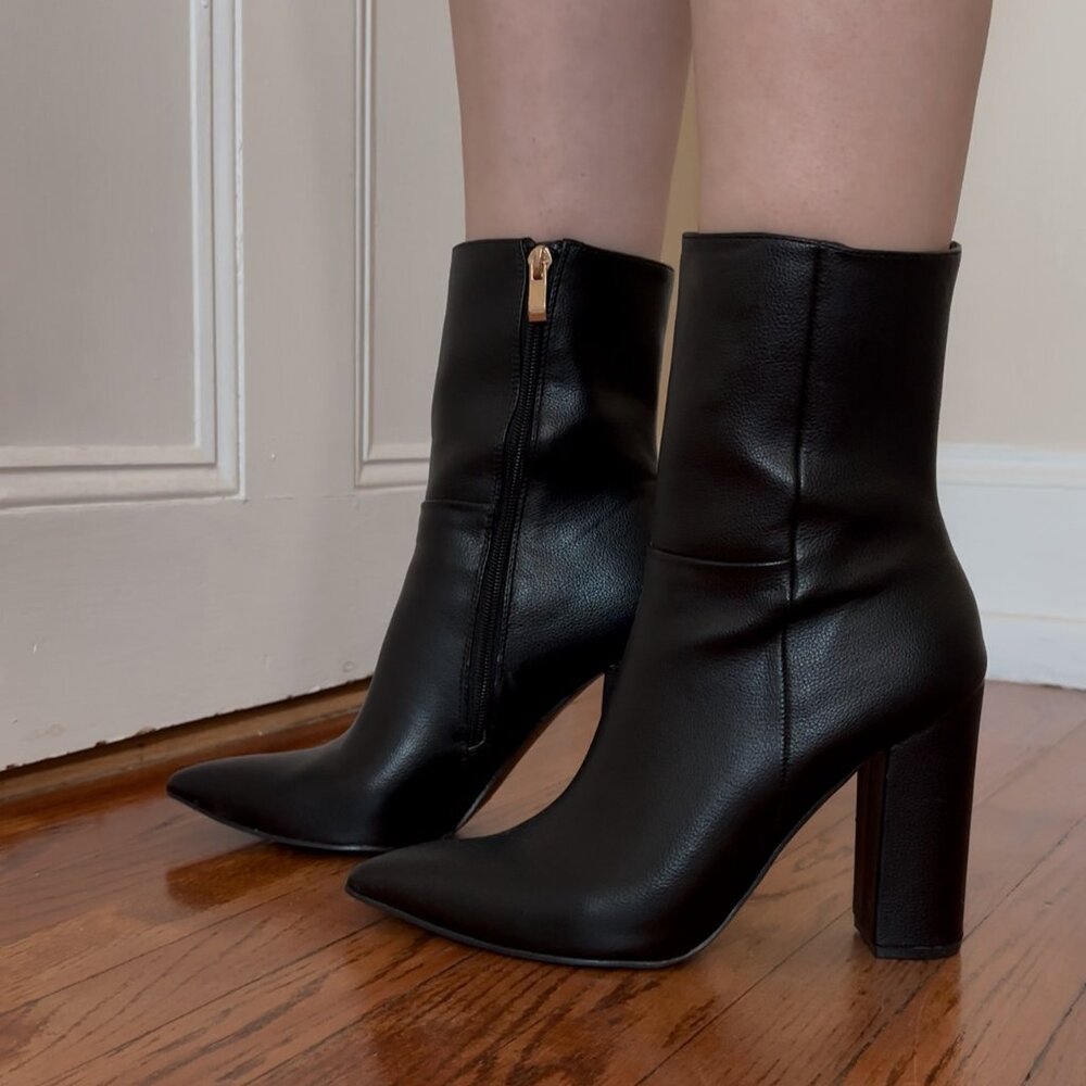 Dawson Black Pebble Pointed-Toe Mid Calf Boots | Sz 9 | RUN SMALL |Lulus